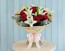 Букет цветов из:  Лилии и Розы в Дубнево