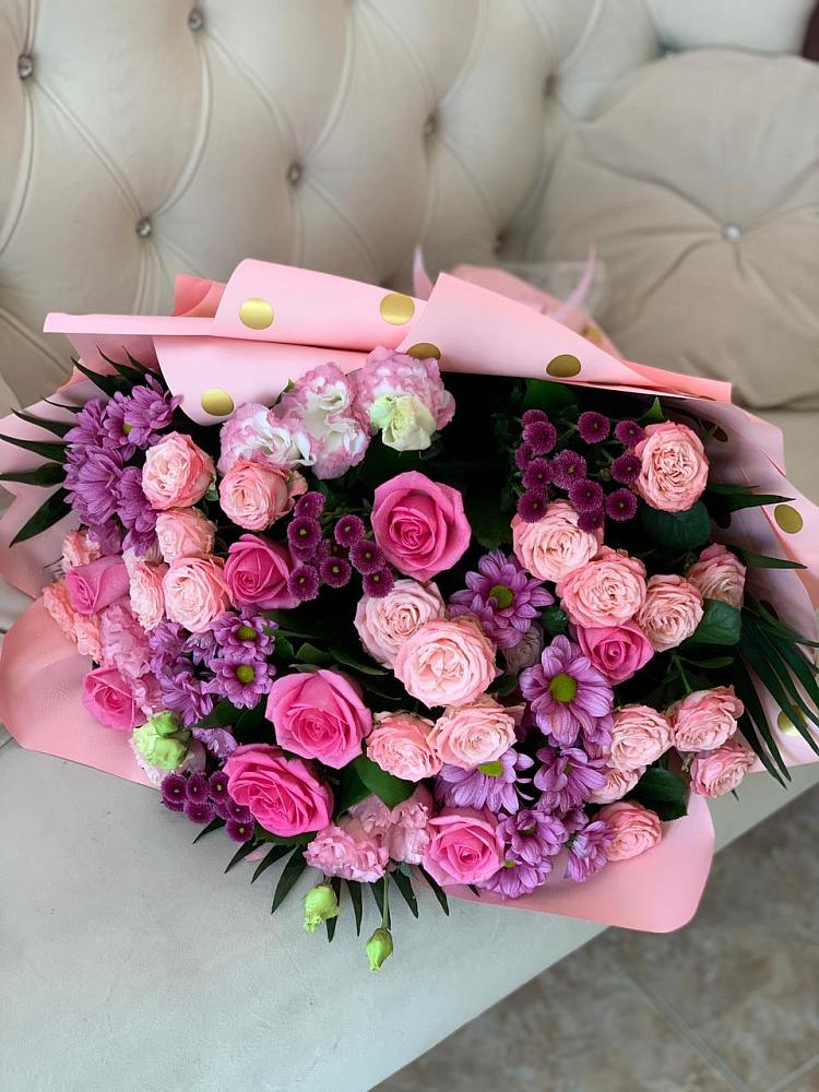 Букет цветов из: Хризантемы, Розы и Лизиантусы в Дубнево