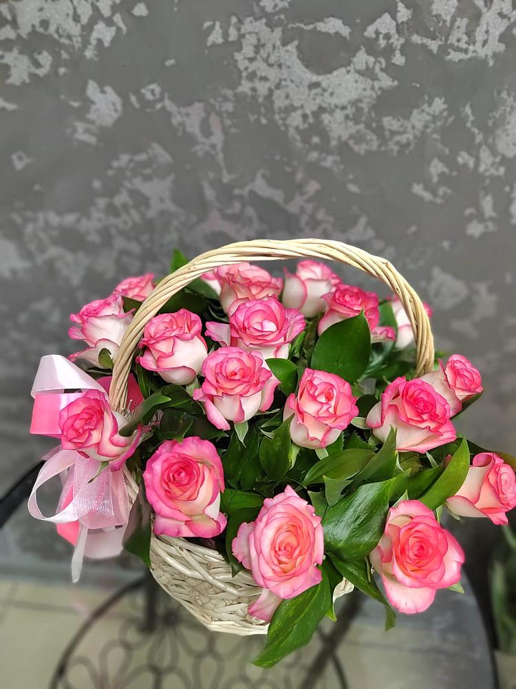 Цветочная композиция из Розы в корзине в Дубнево