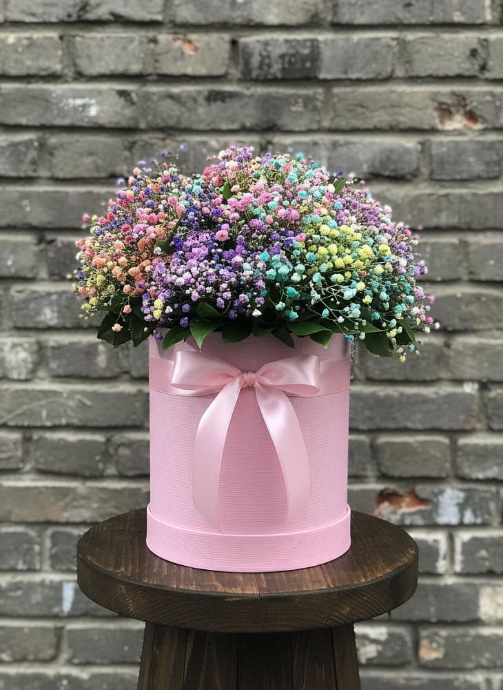 Цветочная композиция из Гипсофила и Розы в шляпной коробке в Дубнево