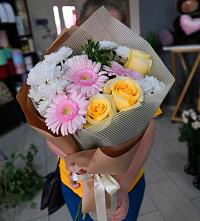 Букет цветов из:  Герберы, Розы и Хризантемы в Дубнево
