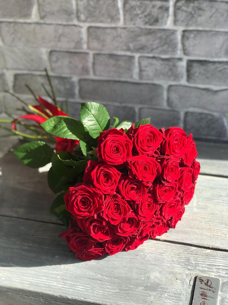 Букет Красные розы Фридом в Дубнево