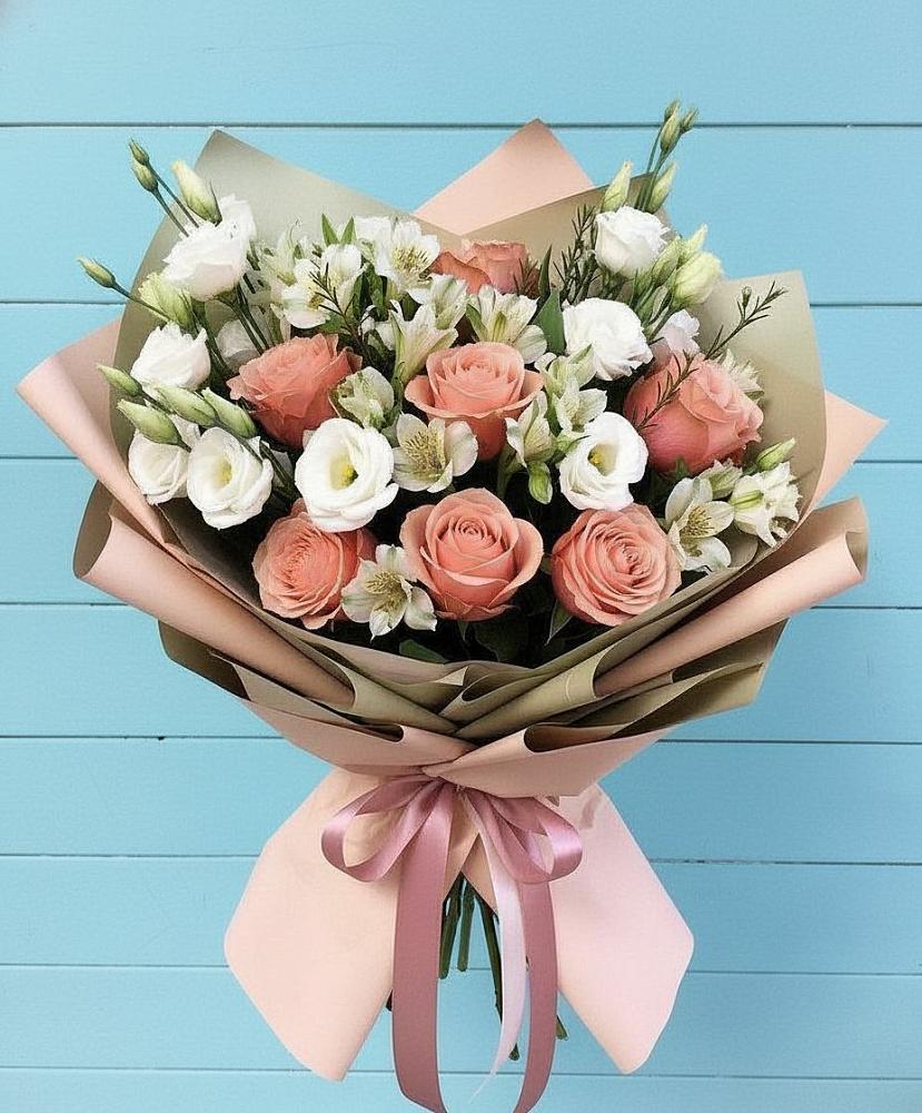 Букет цветов из: Розы, Альстромерии и Лизиантусы в Дубнево