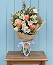 Букет цветов из:  Альстромерии, Лизиантусы, Розы и Хризантемы #REPLACE_PRED# Дубнево