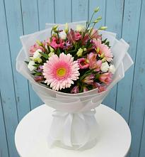 Букет цветов из:  Герберы, Альстромерии и Лизиантусы в Дубнево