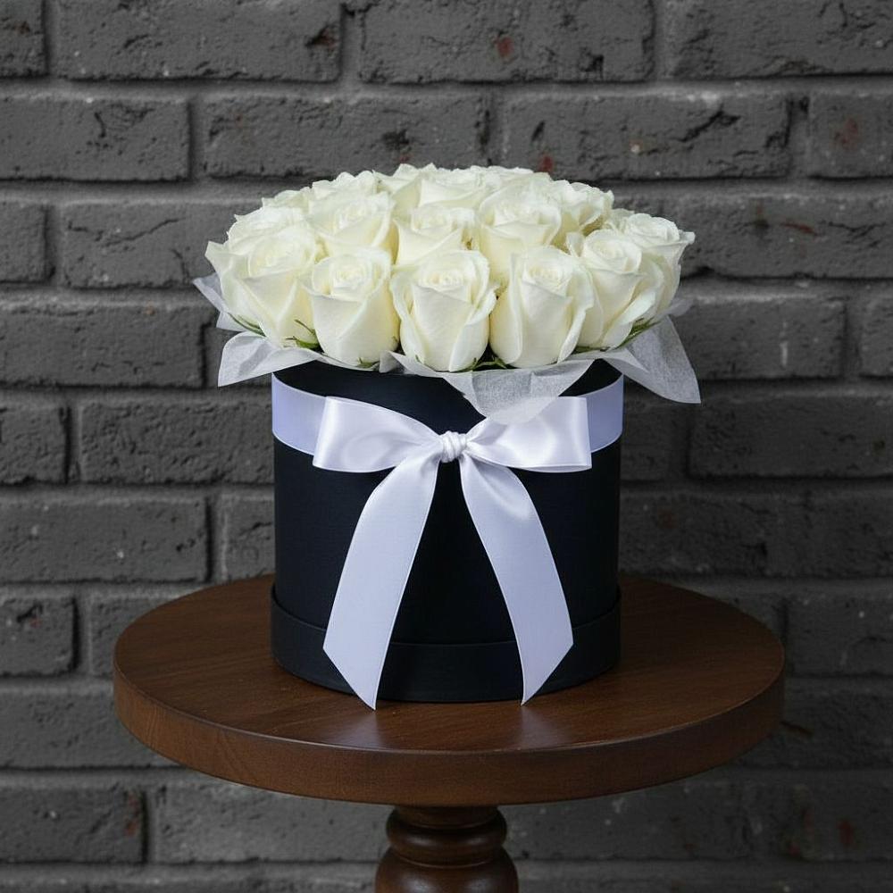 Цветочная композиция из Розы в шляпной коробке в Дубнево