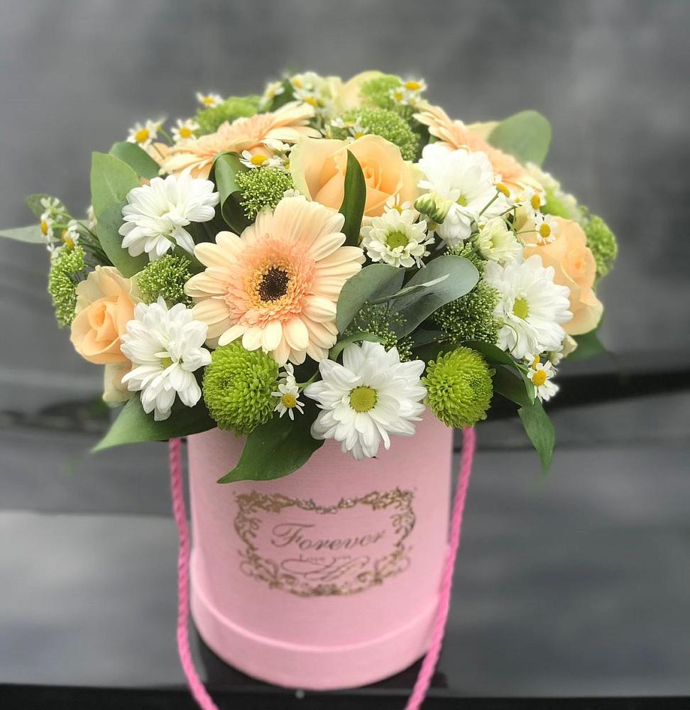 Цветочная композиция из Розы, Герберы и Хризантемы в шляпной коробке в Дубнево