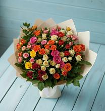 Букет Микс из разноцветных кустовых роз в Дубнево