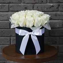 Цветочная композиция из Розы в шляпной коробке в Дубнево